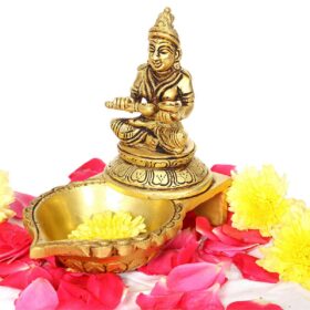 Annapurani Vilakku With Statue